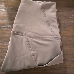 Lululemon Wunder Train HR Tight 25’’ *Pockets